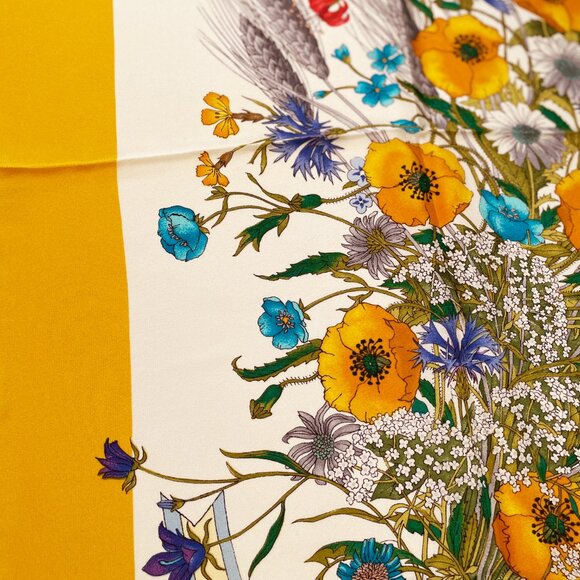 Gucci Vintage Silk Floral Bouquet Scarf Wheat Wildflowers Italy - Picture 4 of 14